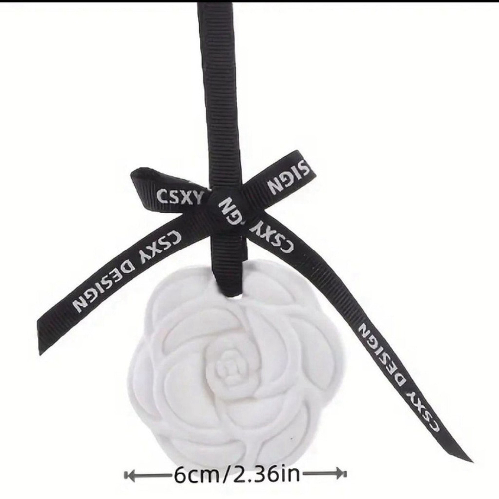 Camellia Scented White Fragrance Pendant – Hanging Car & Home Aromatherapy - Picture 4 of 5